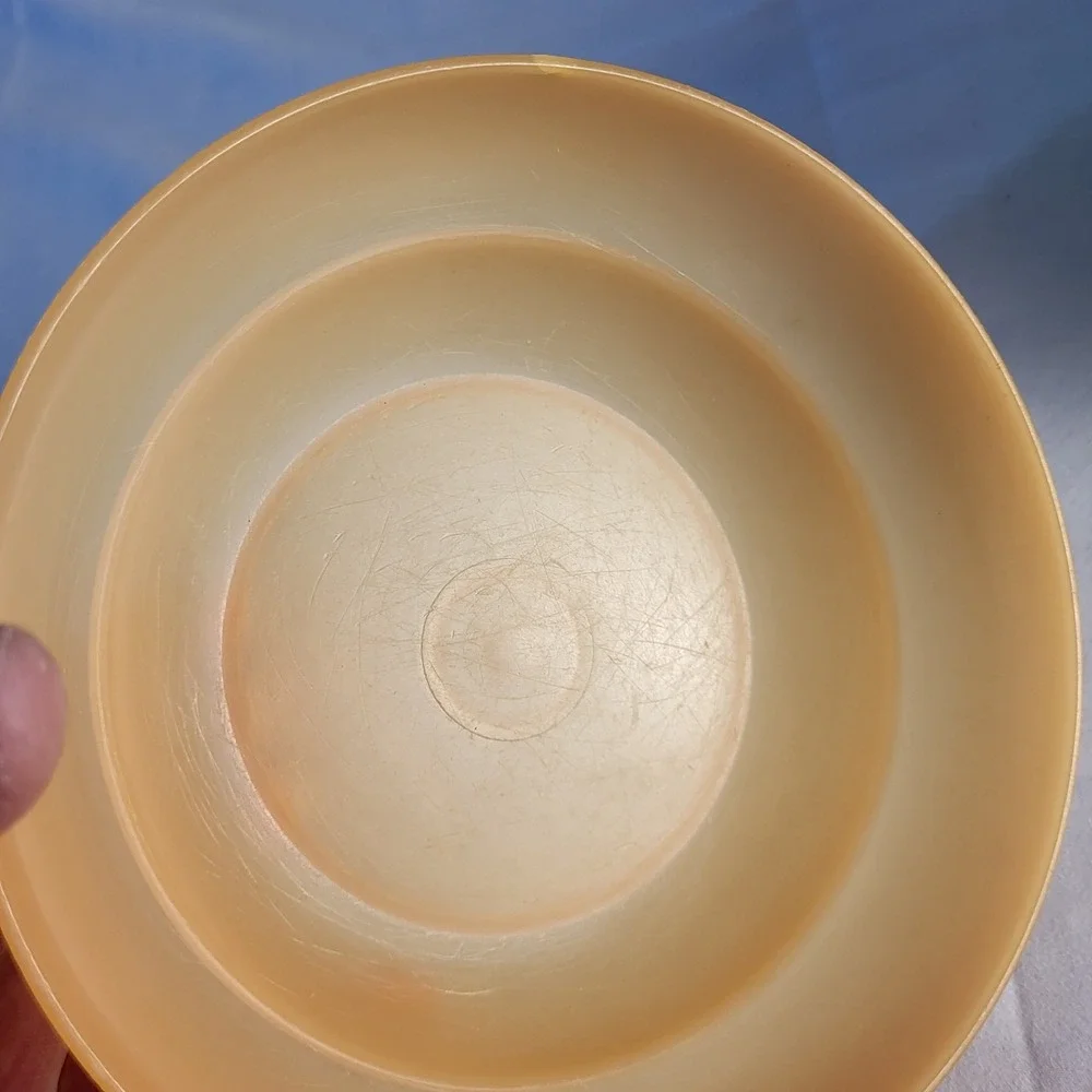 Vtg Tupperware Pastel Bowls Set of 6 – 6
